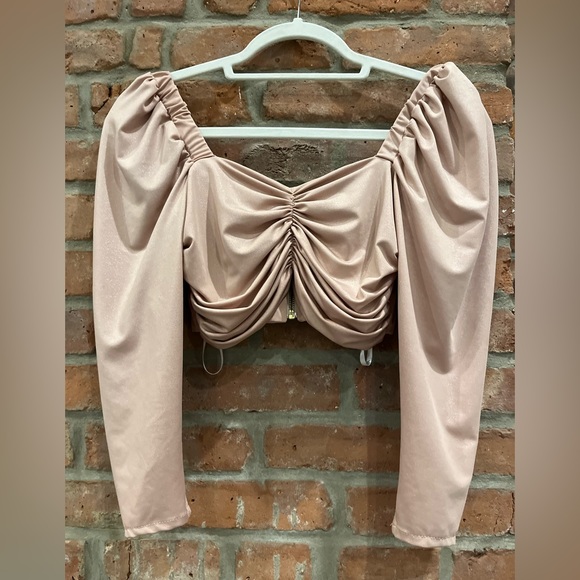 Pink crop top
Only wore it once!
By Leonor Rincon, a Colombian brand. - Picture 6 of 7